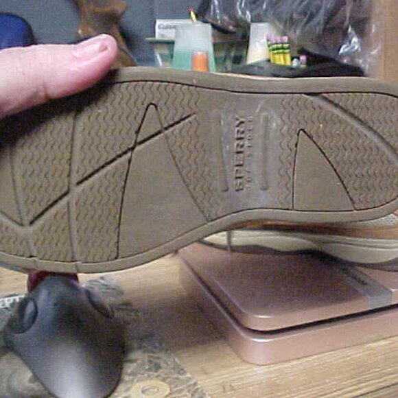 Kids Sperry Topsiders size 3med. - Picture 6 of 8